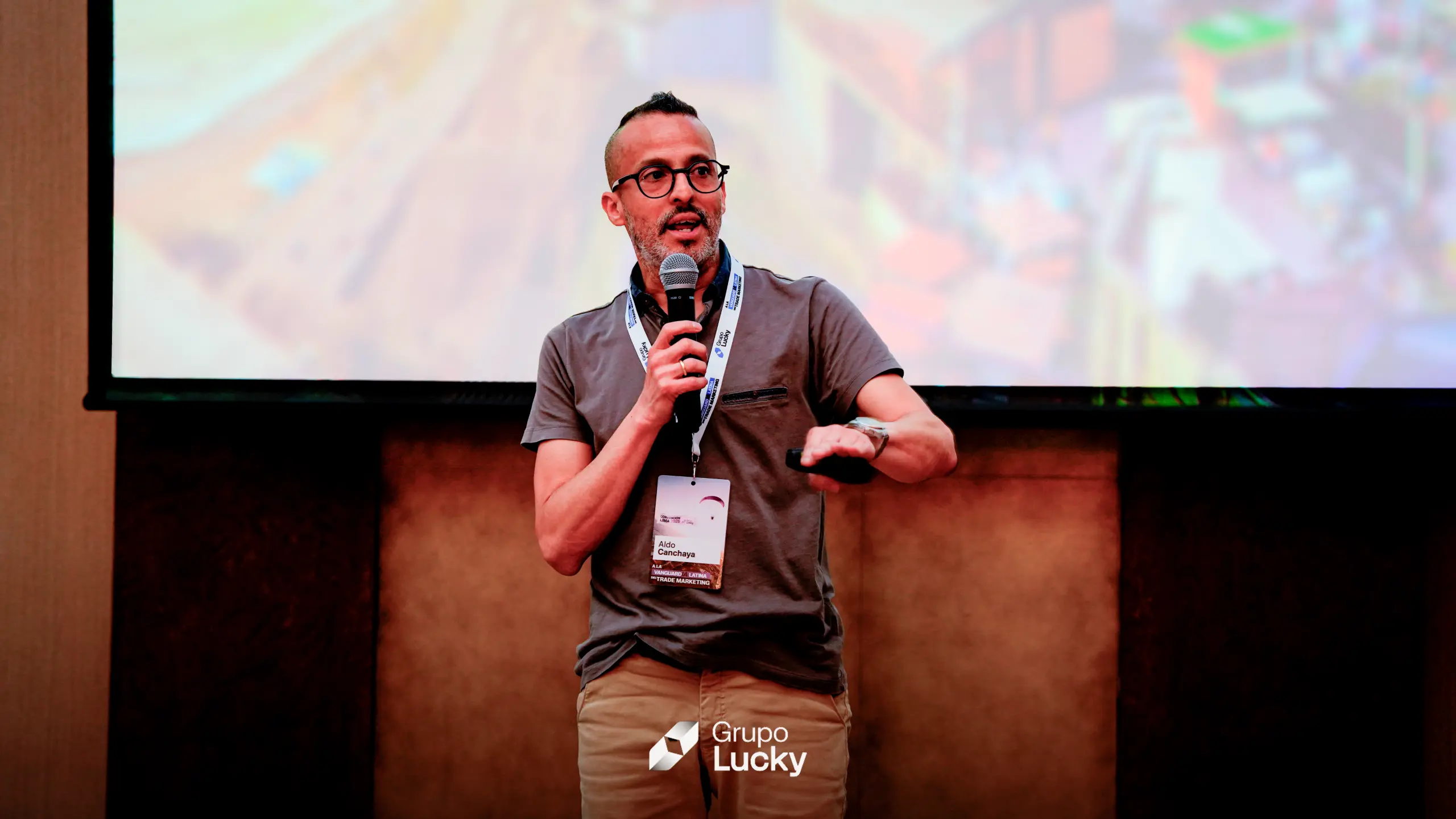 Aldo Canchaya, Director Regional de Estrategia y Creatividad, durante la Convención Grupo Lucky 2026